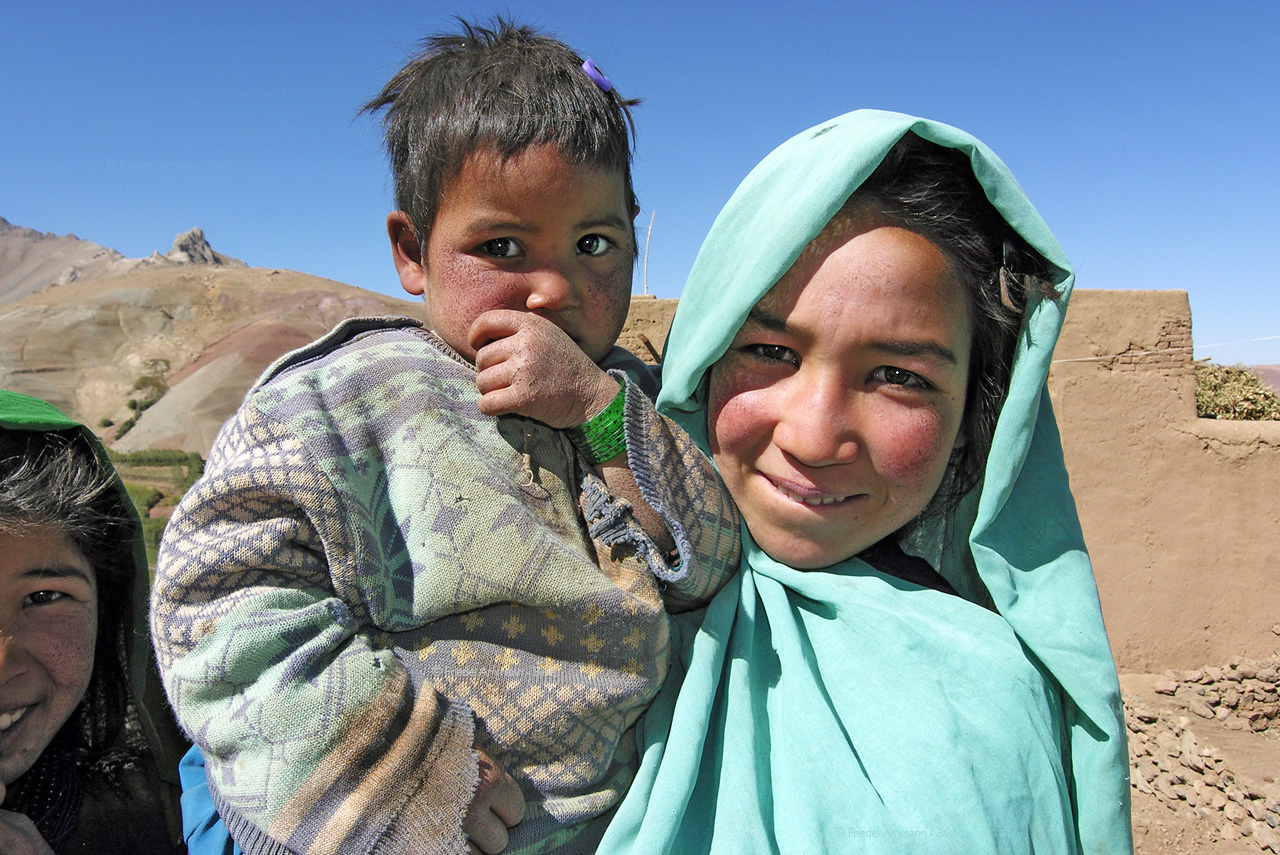 Hazara Children - Bamiyan, Afghanistan © Friedel Ammann - Basel