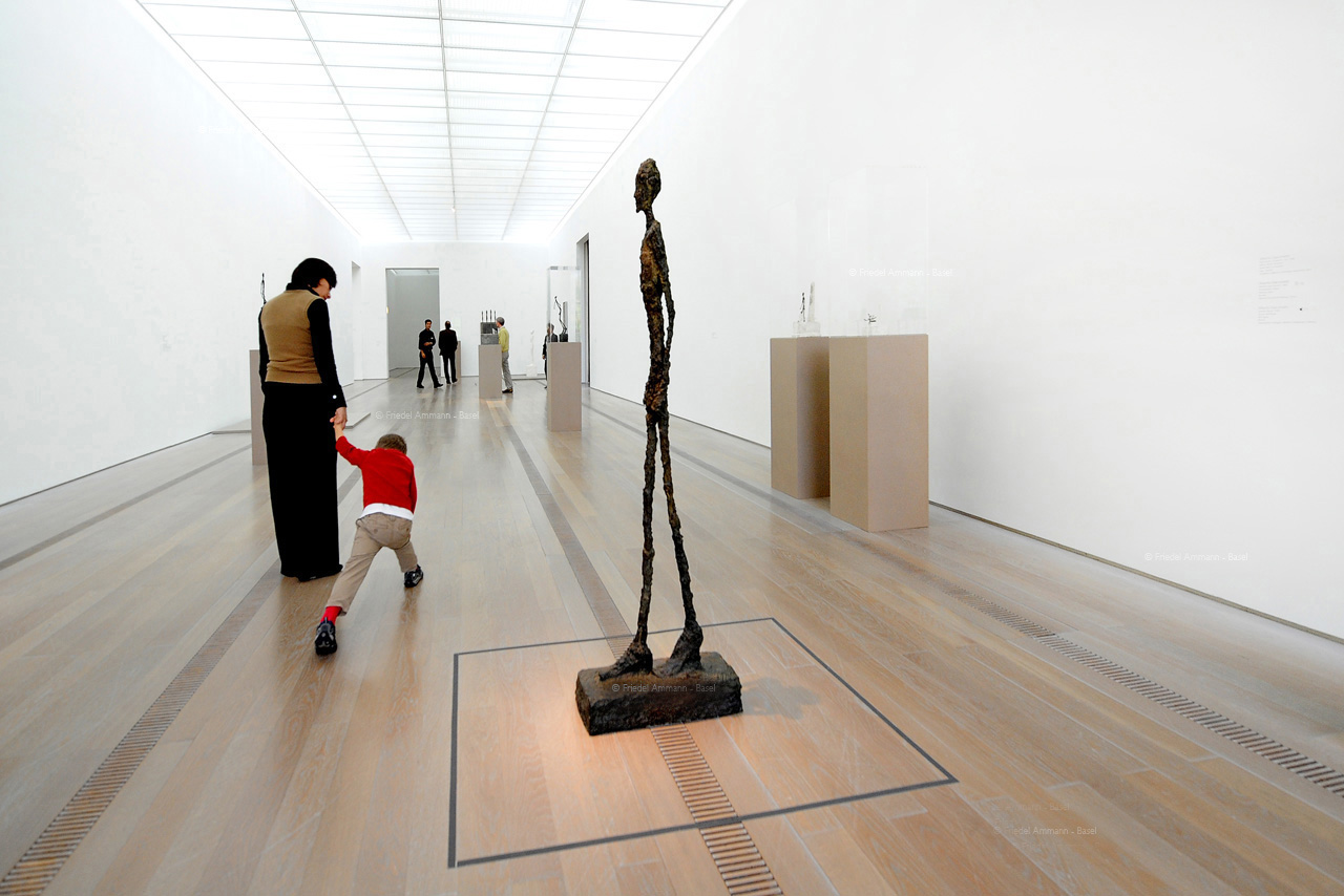 Walking Man (and Boy) Alberto Giacometti Ausstellung - Fondation Beyeler, Riehen © Fotocopyright Friedel Ammann - Basel